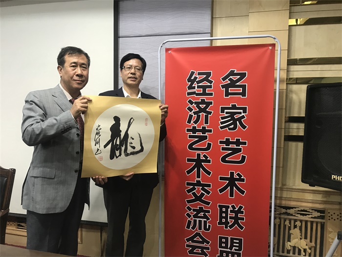 中国国际新闻杂志社书画传播院副院长沈胜刚书法作品在京受追捧